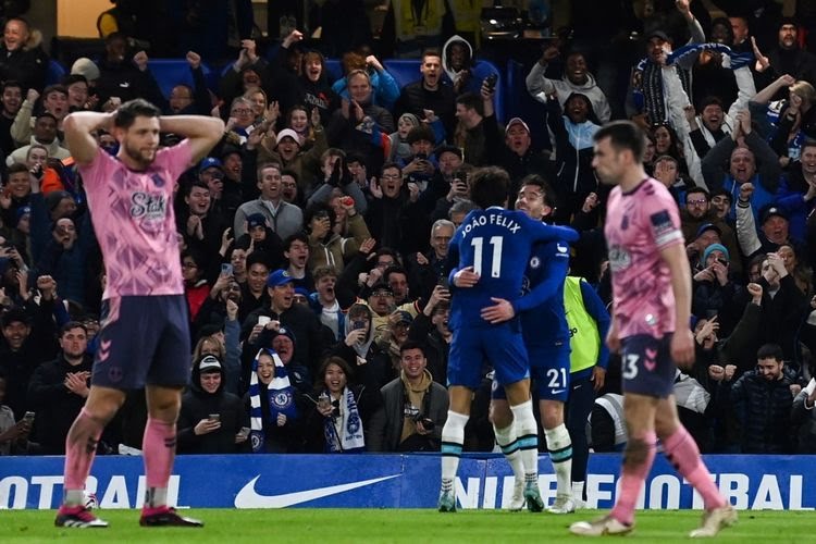 Penyerang Chelsea, Joao Felix, merayakan gol pembuka pada laga Chelsea vs Everton di Stamford Bridge, London.