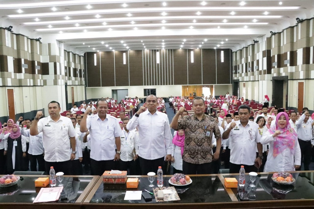 Sekda Sergai HM Faisal Hasrimy AP MAP secara resmi menutup kegiatan Bimtek kolaborasi pencapaian sekolah mantab melalui pemberdayaan KKS dan MKKS Sergai, yang dilaksanakan di BPMP, Kecamatan Selayang, Medan.