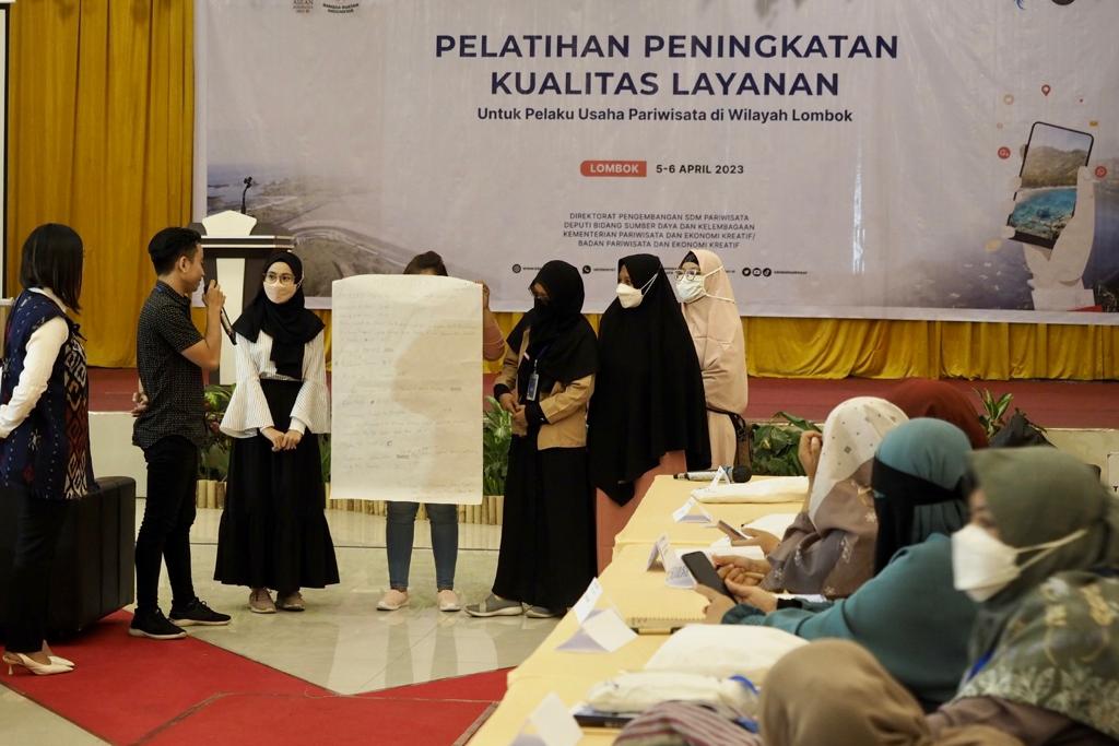 Kementerian Pariwisata dan Ekonomi Kreatif menggelar Pelatihan Peningkatan Kualitas Layanan bagi para pelaku usaha pariwisata dan ekonomi kreatif di Lombok, NTB, guna memperkuat kapabilitas dan profesionalisme dalam memberikan layanan yang berkualitas sesuai harapan wisatawan, Jakarta.