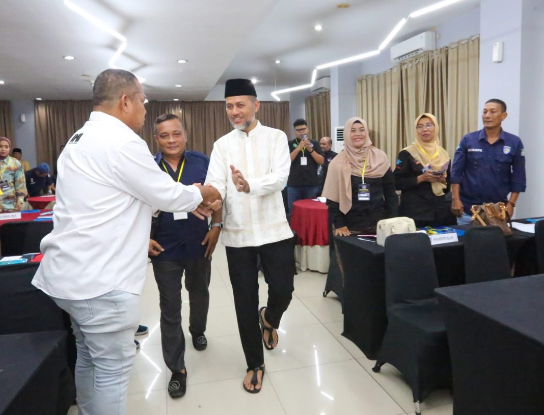 Wakil Gubernur Sumut Musa Rajekshah menghadiri sekaligus menutup Rapat Kerja Provinsi Pengprov IMI Sumut yang digelar di Hotel Sakka Medan.