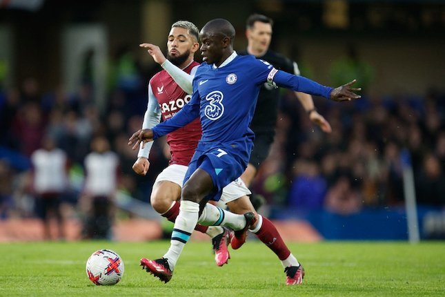 Aksi NGolo Kante pada laga Chelsea vs Aston Villa dalam lanjutan Premier League 2022/2023.