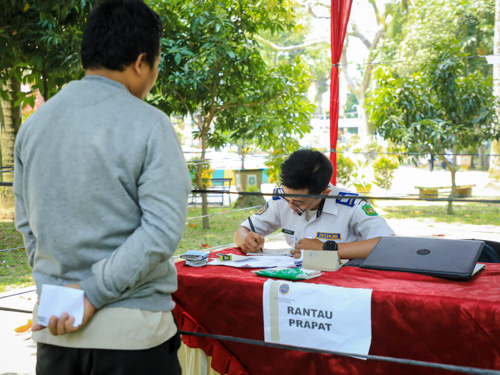 Pemudik ambil tiket mudik gratis Pemko Medan.