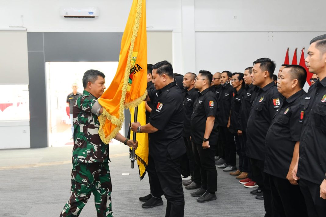 Mayjen TNI Achmad Daniel Chardin melantik Pengkab Perbakin Batubara dan Pengkab Perbakin Asahan periode 2023-2027 di Aula Rumah Dinas Bupati Batubara, Komplek Perumahan Inalum, Kecamatan Sei Suka.