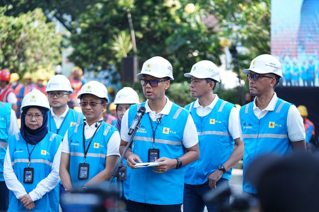 Dirut PLN Darmawan memberi sambutan dalam Apel Siaga Kelistrikan Ramadan dan Idul Fitri 1444 H.