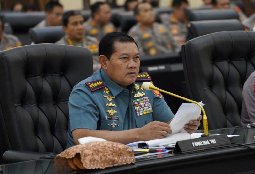 Panglima TNI Laksamana TNI Yudo Margono SE MM menghadiri rapat koordinasi lintas sektoral pengamanan Idul Fitri 1444 H/2023 M yang dipimpin Menko PMK Muhadjir Effendy bertempat di Rupattama Mabes Polri, Jalan Trunojoyo 3, Kebayoran Baru, Jakarta Selatan.