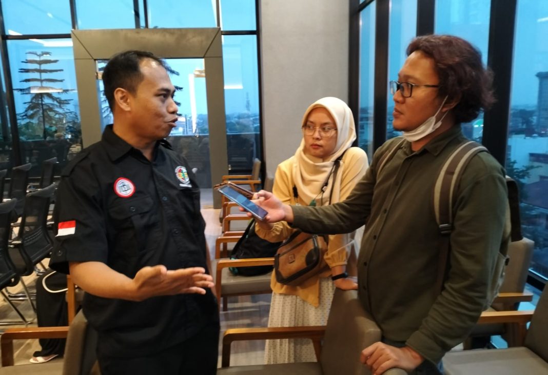 Ketua PDEI Sumut Rizky Ardiansyah saat diwawancarai Forwakes Sumut usai dilantik.