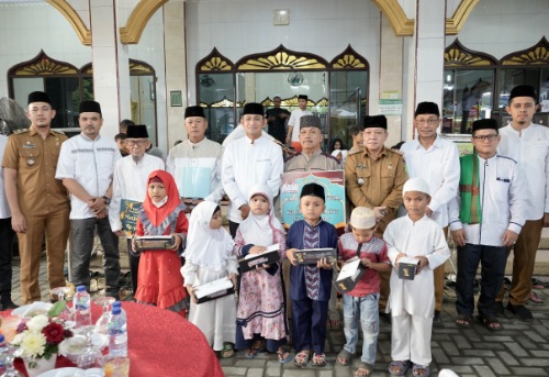 Sekda Medan Wiriya Alrahman saat Safari Ramadan ke Masjid Sabilillah di Jalan SMAN 2, Kecamatan Medan Polonia.