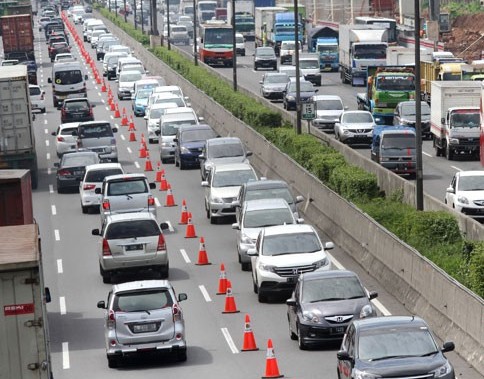 Ilustrasi rekayasa lalu lintas contraflow hingga ganjil genap selama musim mudik lebaran tahun 2023.