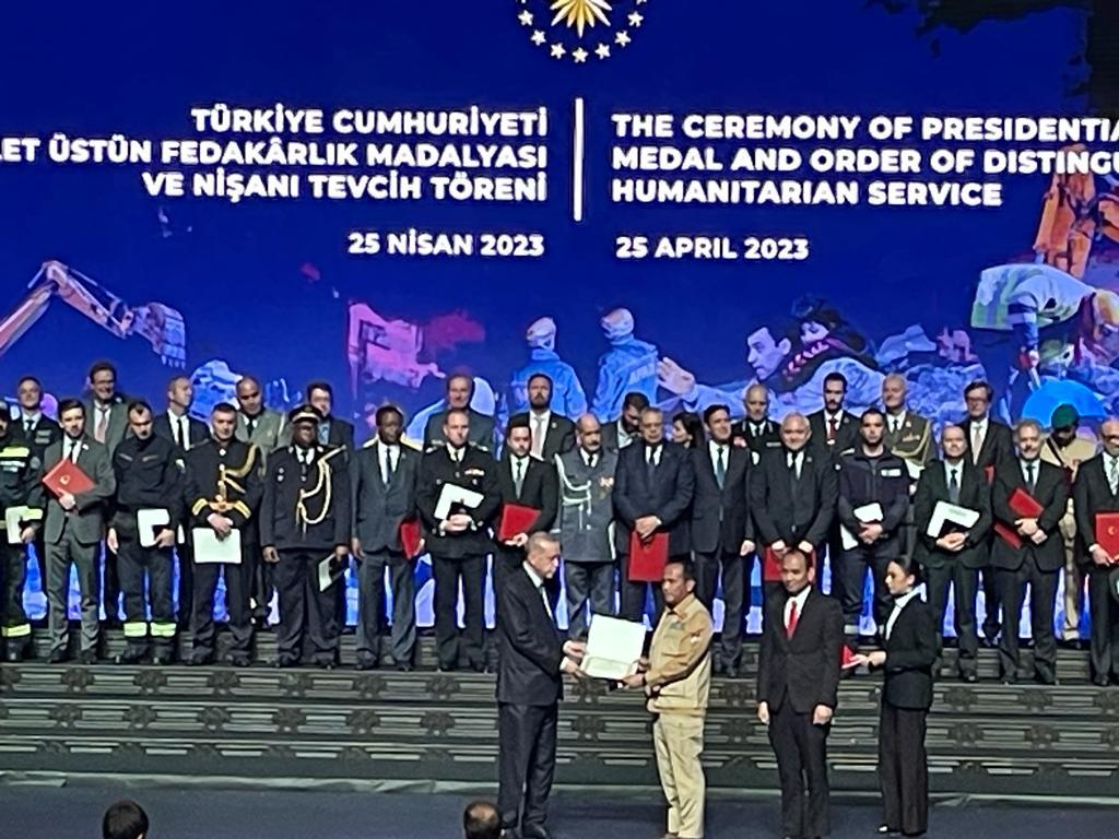 Penganugerahan medali dan sertifikat penghargaan diberikan secara langsung Presiden Erdogan kepada perwakilan organisasi dari dalam dan luar negeri, di Ankara, Turki.