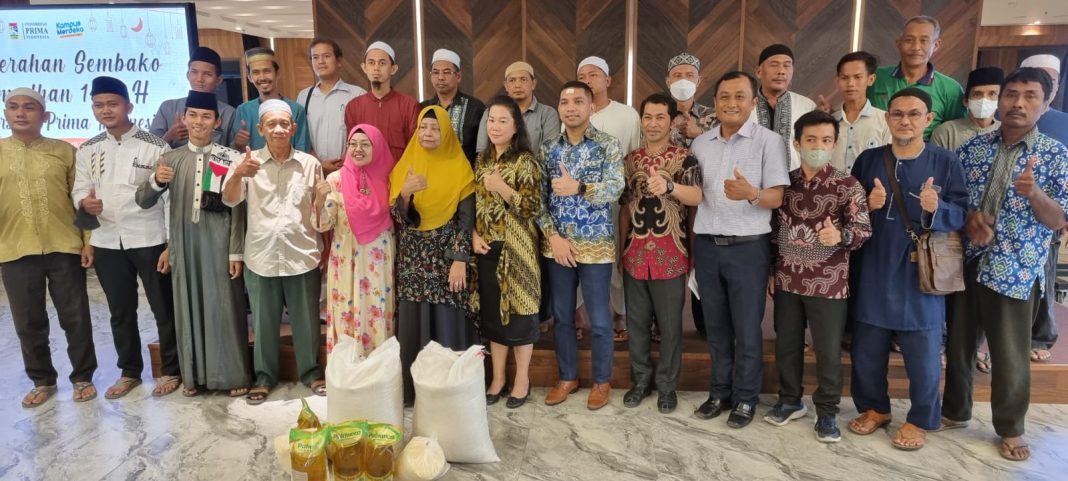 UNPRI di bulan Ramadan 1444 H berbagi paket sembako kepada panti asuhan dan Ketua BKM di Kota Medan, kemarin.