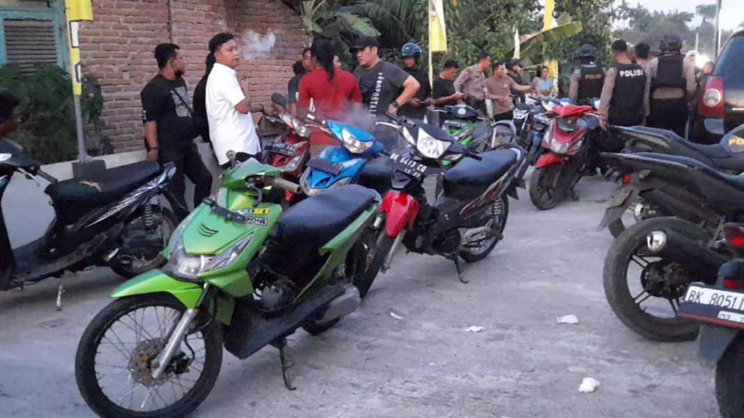 Sat Reskrim Polrestabes Medan mengamankan sepeda motor hasil curian yang disimpan di satu rumah kawasan Mencirim Pondok, Kecamatan Sunggal, Kabupaten Deliserdang, Selasa (23/5/2023). (Dok/Polrestabes Medan)