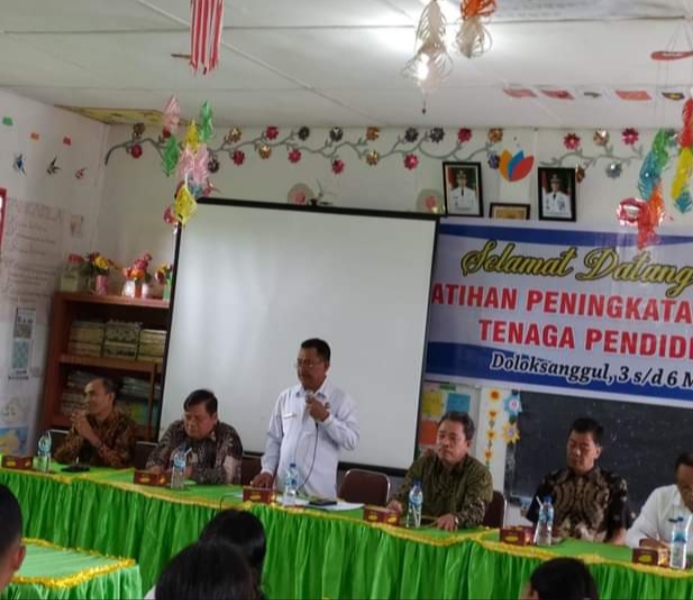 Kepala Dinas Pendidikan Kabupaten Humbahas Drs Jonny Gultom dalam rangka Hardiknas (2 Mei 2023) melakukan pengimbasan Gasing Matematika bagi seluruh SD kelas V dan seluruh siswa SMP kelas VIII.