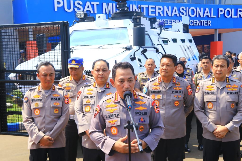 Kapolri Jenderal Polisi Drs Listyo Sigit Prabowo MSi memberikan keterangan kepada wartawan, Rabu (31/5/2023).