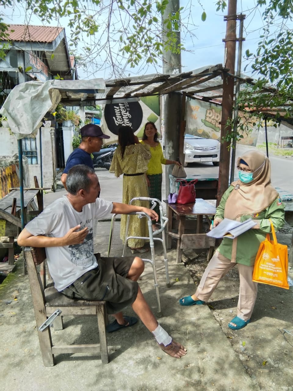 Puskesmas Teladan melakukan program Jemput Bolader TB. (Dok/Kominfo Medan)