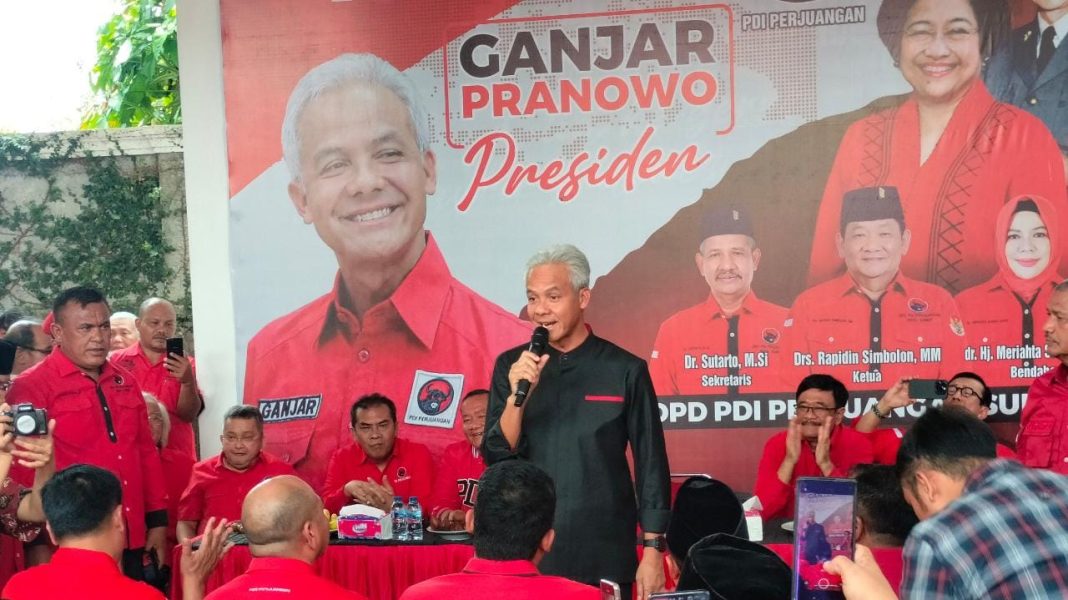 Bacapres PDIP Ganjar Pranowo mengunjungi DPD PDIP Sumut saat melakukan kunjungan ke Kota Medan, Provinsi Sumut, Minggu (11/6/2023).