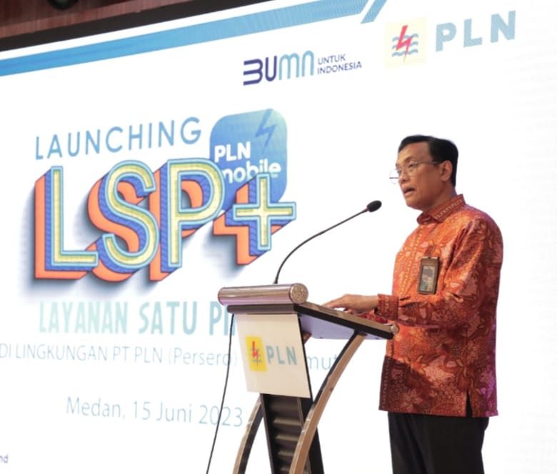 General Manager PLN UID Sumut Awaluddin Hafid menyampaikan sambutan pada launching LSP Plus di Balai Agung Astakona, Kamis (15/6/2023). (Dok/PLN)