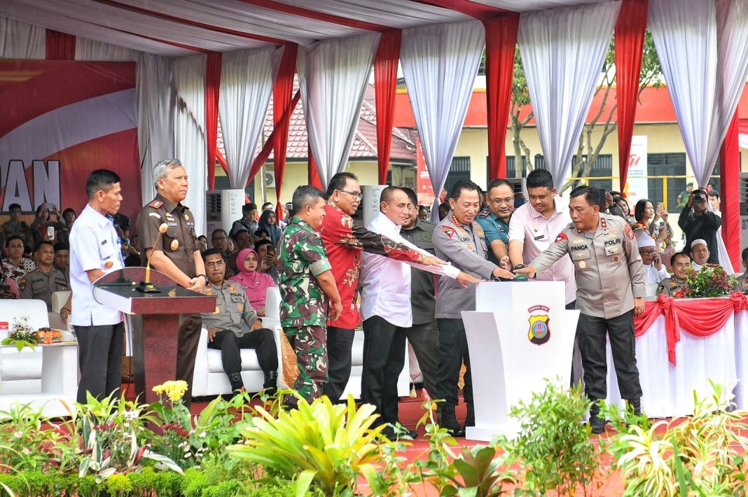 Gubernur Sumut Edy Rahmayadi menghadiri peresmian renovasi dan pengembangan RS Bhayangkara tingkat II Medan oleh Kapolri Jenderal Polisi Listyo Sigit Prabowo di Jalan Wahid Hasyim Medan, Rabu (5/7/2023). (Dok/Kominfo Sumut)