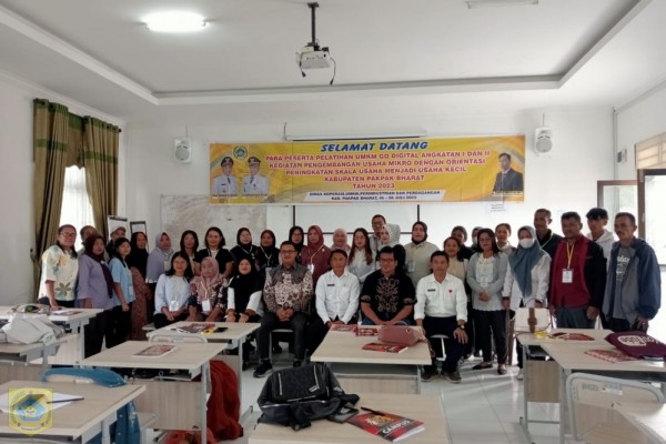 Balai Diklat Cikaok Kabupaten Pakpak Bharat melaksanakan kegiatan Pengembangan Usaha Mikro dengan Orientasi Peningkatan Skala Usaha menjadi usaha Kecil (pelatihan UMKM go Digital), Rabu (5/7/2023). (Dok/Kominfo Pakpak Bharat)