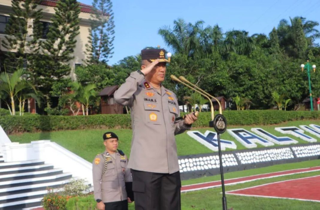 Kapolda Kaltim Irjen Pol Drs Imam Sugianto MSi memimpin apel pagi seluruh personel Polri dan ASN Polda Kaltim di Lapangan Mapolda Kaltim, Senin (10/7/2023).