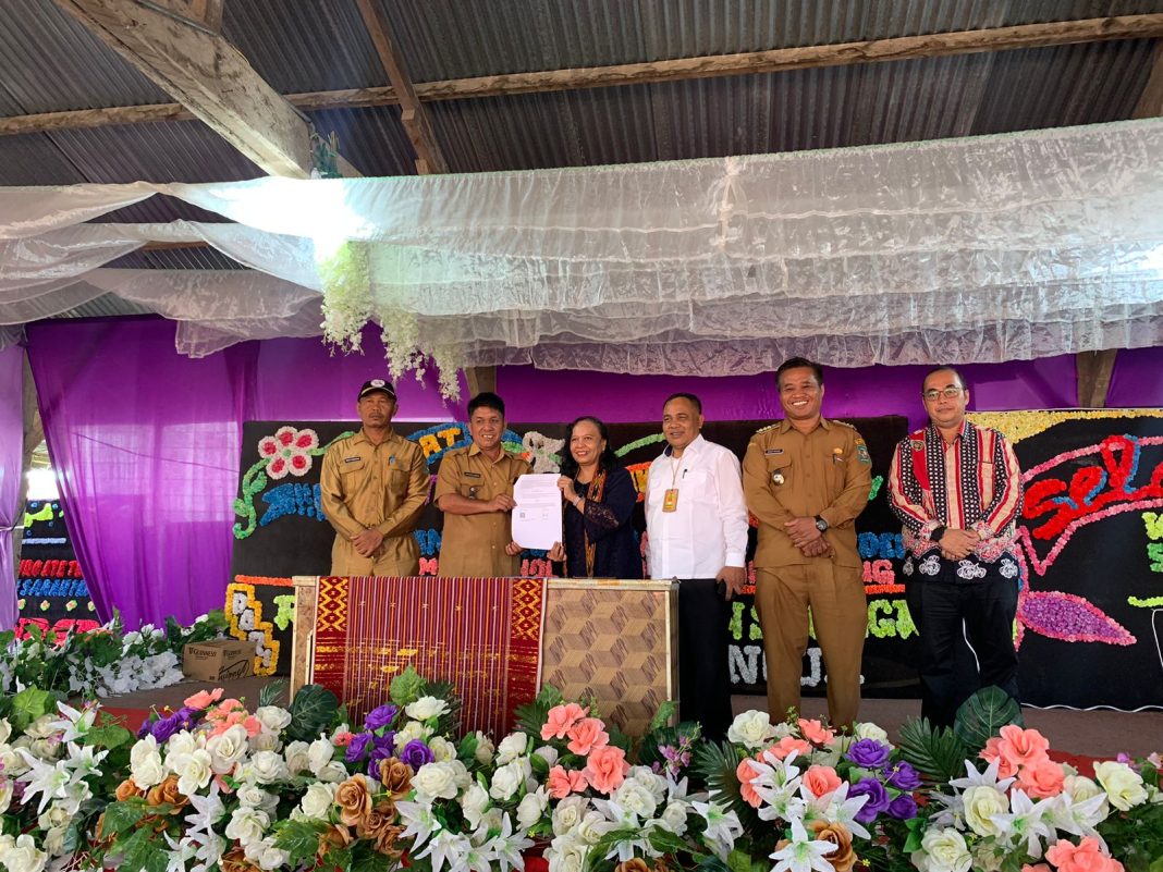 LPPM USU melakukan MoU dengan Pemerintah Nagori Saran Padang. Tandatangan MoU dilakukan Kepala Nagori Saran Padang Robinson Tarigan Amd dengan Sekretaris LPPM USU DR Meutia Nauly SPsi MSi Psikolog, Senin (10/7/2023).