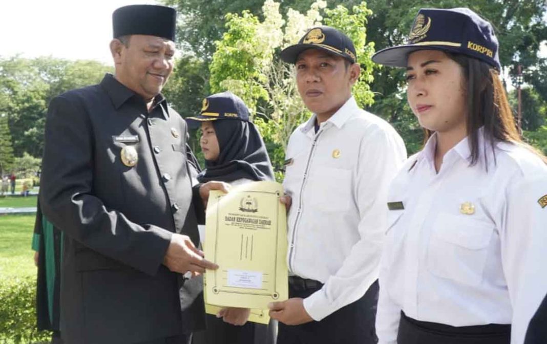 Plt Bupati Langkat Syah Afandin melantik 679 P3K jabatan fungsional guru dan tenaga teknis di Kantor Bupati Langkat, Jumat (21/7/2023). (Dok/Pemkab Langkat)