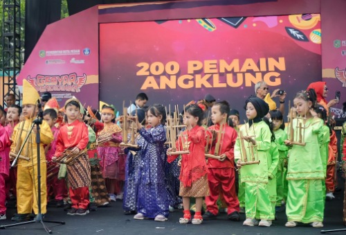 Siswa-siswi PAUD/TK SD dan SMP dari seluruh penjuru Kota Medan mengikuti Gebyar Pendidikan tahun 2023 yang digelar Pemko Medan melalui Dinas Pendidikan dan Kebudayaan di Lapangan Benteng, Minggu (30/7/2023). (Dok/Kominfo Medan)