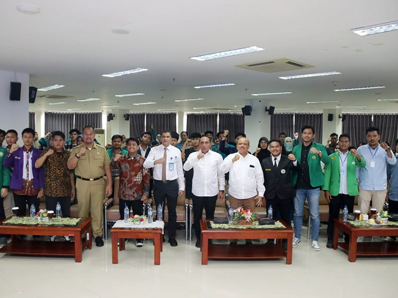 Gubernur Sumut Edy Rahmayadi saat menghadiri Seminar Nasional dan Pembukaan Rapat Kerja Wilayah BEM SI Wilayah Sumbagut, di Gedung Digital Library Unimed, Jalan Willem Iskandar, Deliserdang, Senin (31/7/2023). (Dok/Kominfo Sumut)