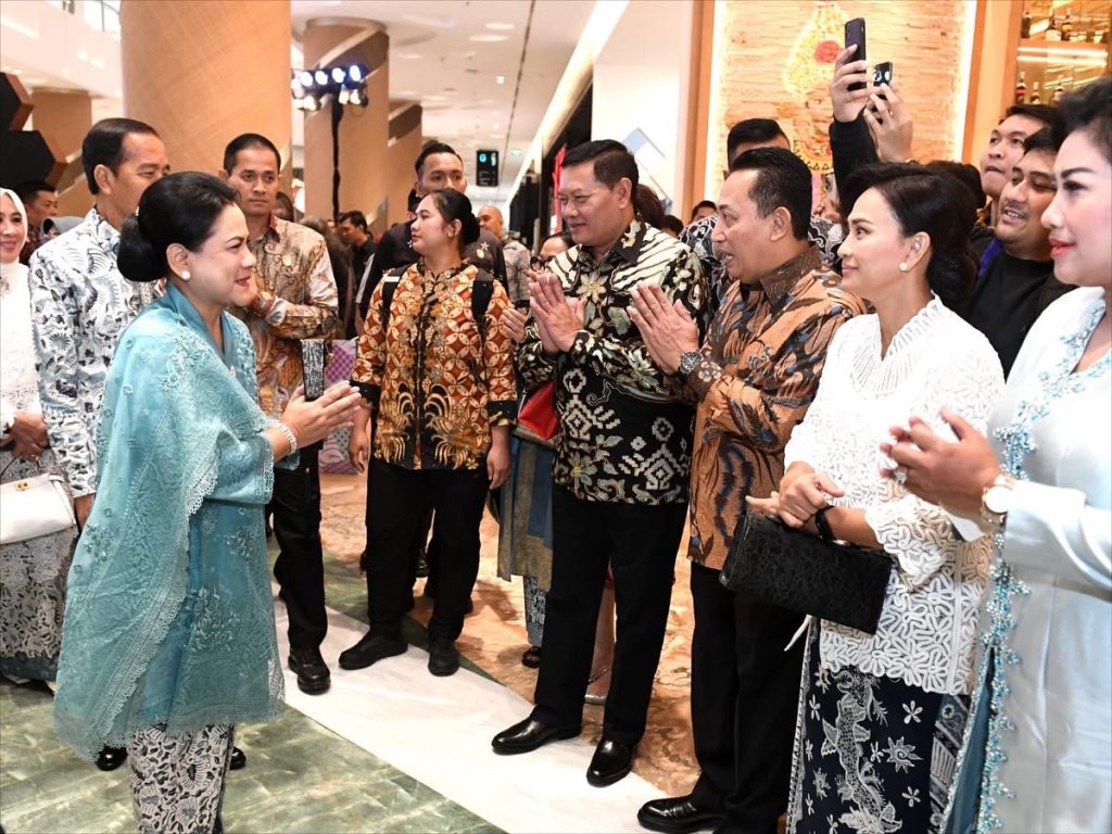 Kapolri Jenderal Polisi Listyo Sigit Prabowo menghadiri acara prestisius, GBN, yang dibuka oleh Presiden RI Joko Widodo beserta Ibu Negara Indonesia, Iriana Joko Widodo di Area Pulau Satu SPARK Senayan, Jakarta Pusat.