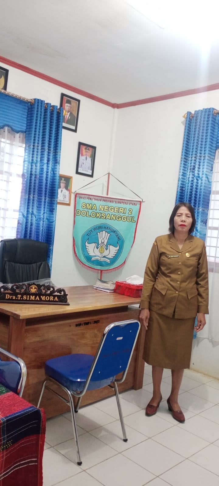 Kepala Sekolah SMAN 2 Dolok Sanggul Dra Tedepia Simamora.