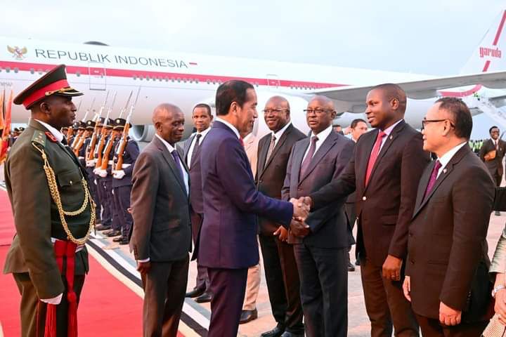 Presiden Jokowi melanjutkan perjalanan dalam rangkaian kunjungannya di Benua Afrika ke Maputo, Republik Mozambik, Selasa (22/8/2023). (Dok/BPMI Setpres)