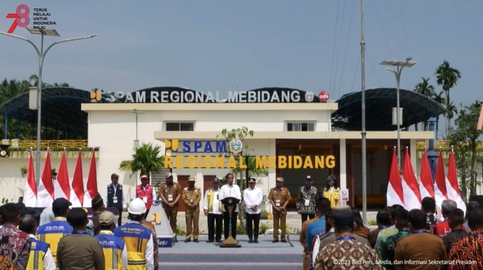 Presiden Jokowi meresmikan SPAM Regional Mebidang, di Kota Binjai, Provinsi Sumut, Jumat (25/8/2023). (Dok/BPMI Setpres)