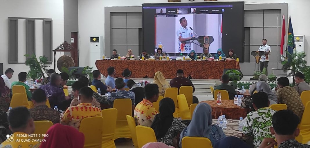 Wakil Bupati Labura H Samsul Tanjung, memberikan sambutan pada kegiatan Desiminasi AKS yang digelar Dinas Pengendalian Penduduk dan Keluarga Berencana di Aula Ahmad Dewi Syukur, Kantor Bupati Labura, Kamis (31/8/2023).