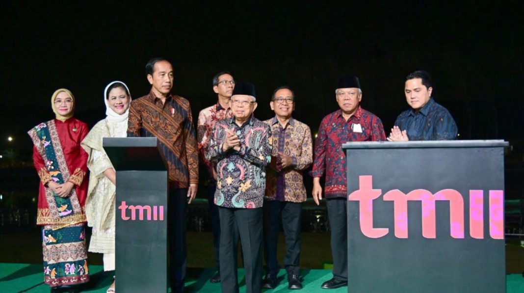 Presiden Jokowi meresmikan revitalisasi Taman Mini Indonesia Indah di TMII Archipelago, Jakarta, Jumat (1/9/2023) malam.