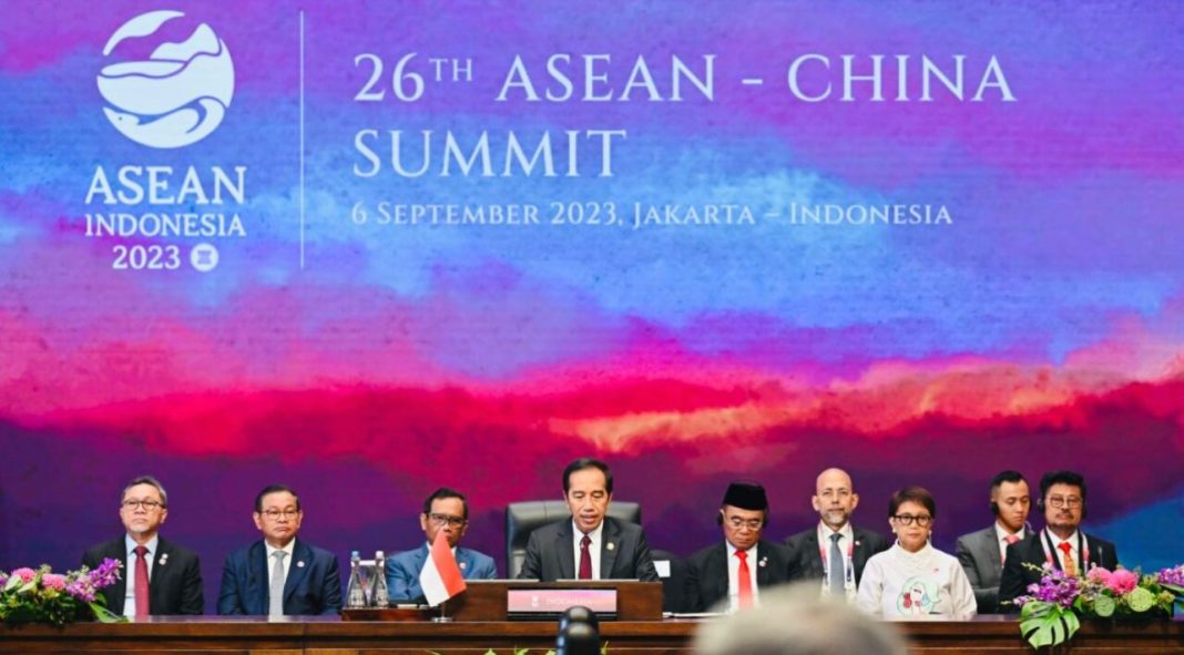Presiden Jokowi memimpin KTT ke-26 tahun 2023 ASEAN-RRT yang digelar di Ruang Cendrawasih, JCC, Rabu (6/9/2023).