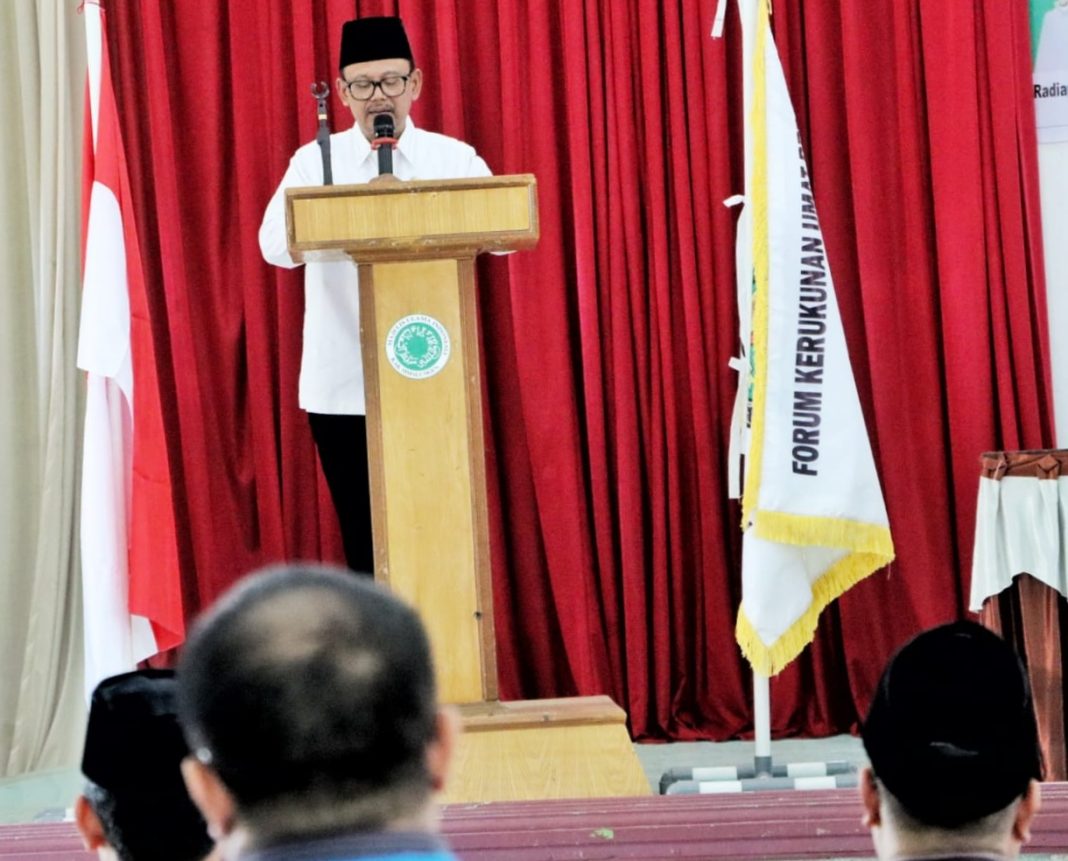 Wakil Bupati Simalungun Zonny Waldi menyampaikan kata sambutan pada rapat koordinasi FKUB di Gedung MUI Jalan Asahan, Kecamatan Siantar, Kabupaten Simalungun, Selasa (12/9/2023). (Dok/Kominfo Simalungun)