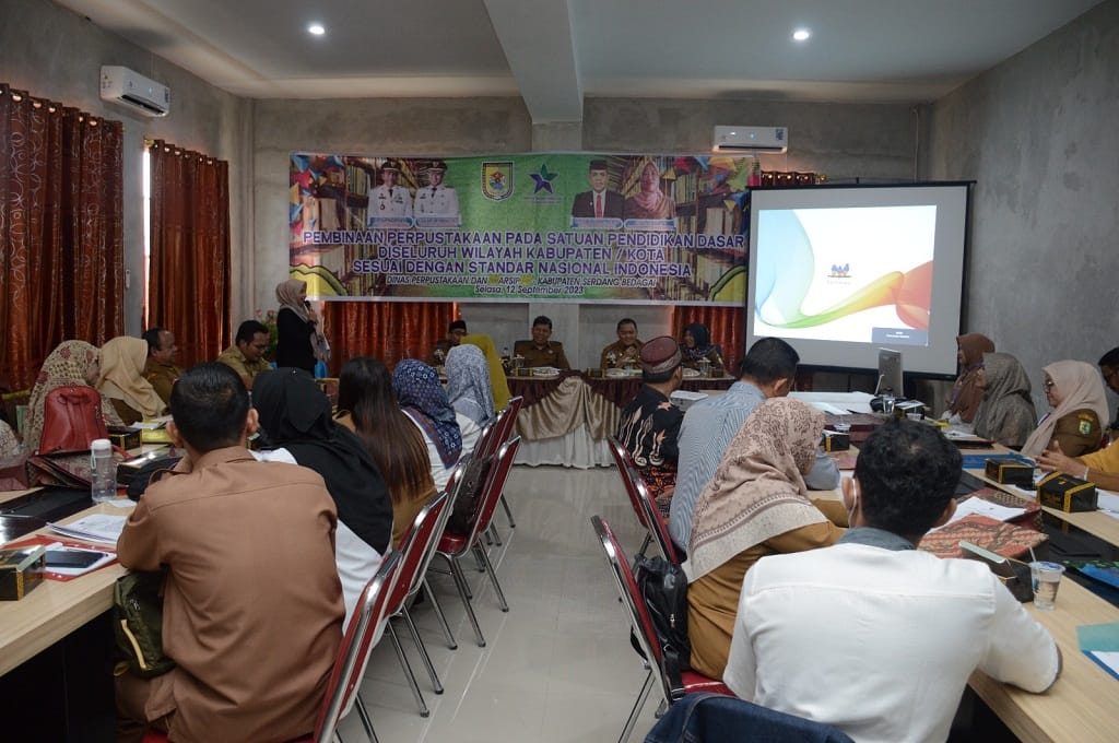 Disperpusip Sergai menggelar pembinaan Perpustakaan pada Satuan Pendidikan Dasar di seluruh wilayah Kabupaten Sergai bertempat di Aula Gedung Dinas Perpustakaan, Desa Firdaus, Kecamatan Sei Rampah, Selasa (12/9/2023). (Dok/Kominfo Sergai)