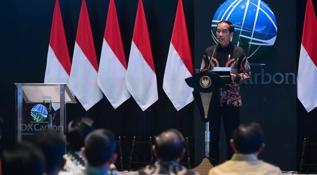 Presiden Jokowi meluncurkan Bursa Karbon Indonesia dalam acara yang digelar di Main Hall Bursa Efek Indonesia, Jakarta, Selasa (26/9/2023) malam.
