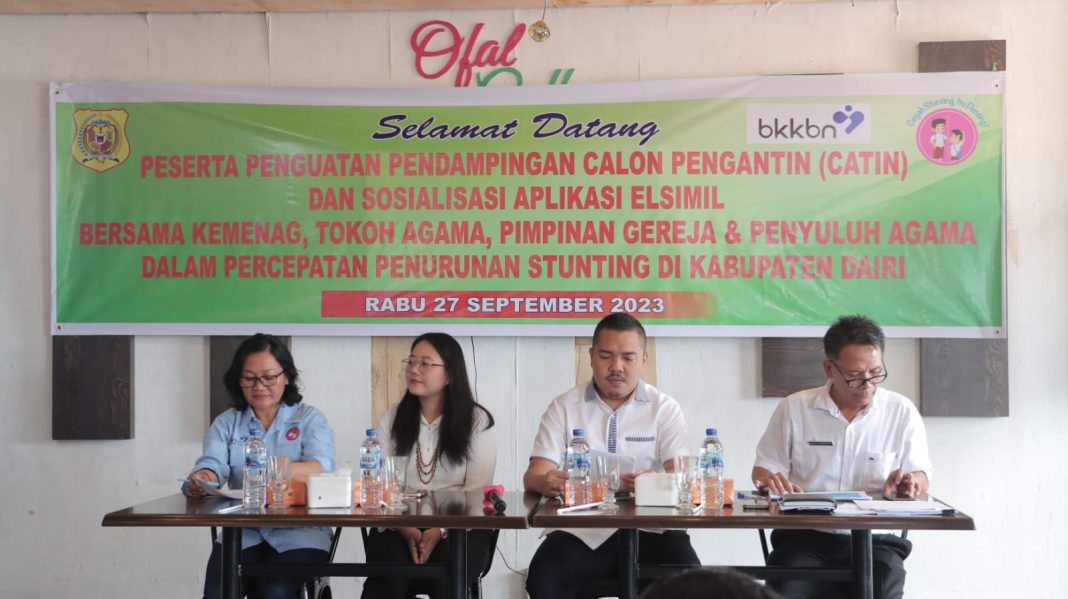 Wakil Bupati Dairi Jimmy AL Sihombing membuka sosialisasi Aplikasi Elsimil menekan angka stunting di Dairi, Rabu (27/9/2023). (Dok/Kominfo Dairi)