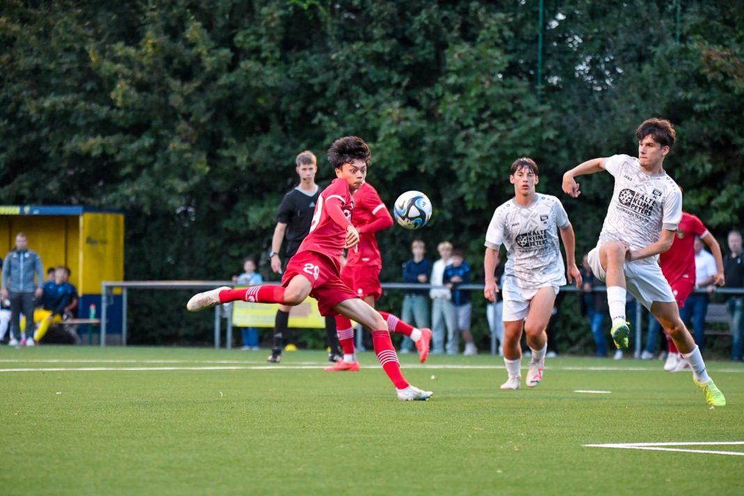 Tim U-17 Indonesia kalah tipis 0-1 dari TSV Meerbusch U-17, di Lapangan TSV Meerbusch e.V. pada uji coba perdana, Rabu (27/9/2023). (Dok/PSSI)