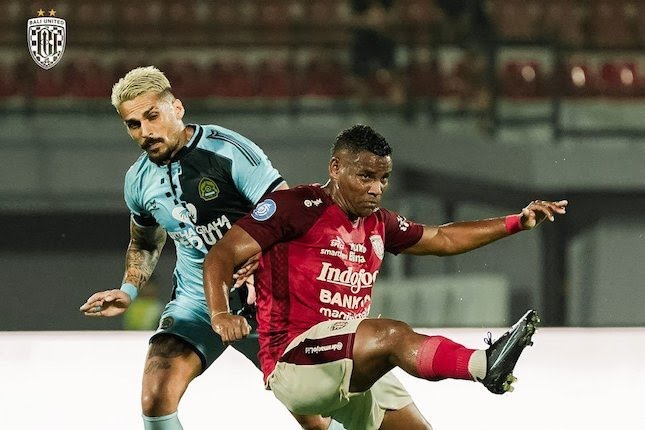 Eber Bessa beraksi di laga Bali United vs Persikabo 1973 di pekan ke-14 BRI Liga 1 2023/2024 di Stadion Kapten i Wayan Dipta, Jumat (29/9/2023) malam WIB. (Dok/Bali United)