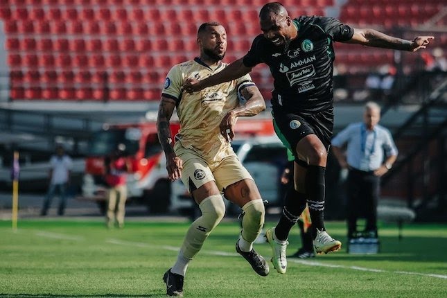 Pertandingan Arema FC vs PSS Sleman di pekan ke-14 BRI Liga 1 2023/2024. (Dok/Instagram/pssleman)