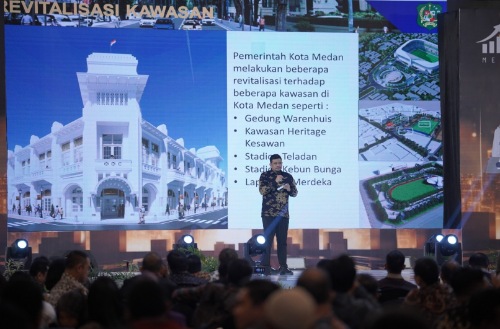 Wali Kota Medan Bobby Nasution saat menyampaikan sambutanya dalam acara Medan Investment Forum & Expo 2023 yang digelar di Hotel JW Marriot Medan, Jumat (27/10/2023) malam. (Dok/Kominfo Medan)