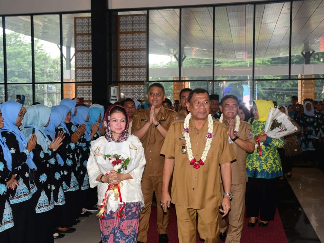 Bupati Deliserdang H Ashari Tambunan menghadiri Gebyar Pendidikan Kabupaten Deliserdang Tahun 2023 di Convention Hall Pemkab Deliserdang, Selasa (24/10/2023). (Dok/Kominfo Deliserdang)