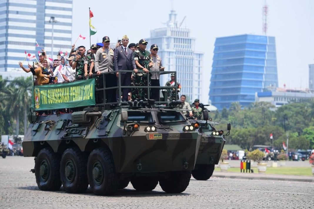 Atraksi, demonstrasi udara, defile pasukan, hingga pawai alat utama sistem persenjataan (alutsista) TNI yang digelar usai Upacara Peringatan HUT ke-78 TNI, di Lapangan Silang Monumen Nasional Jakarta, Kamis (5/10/2023).