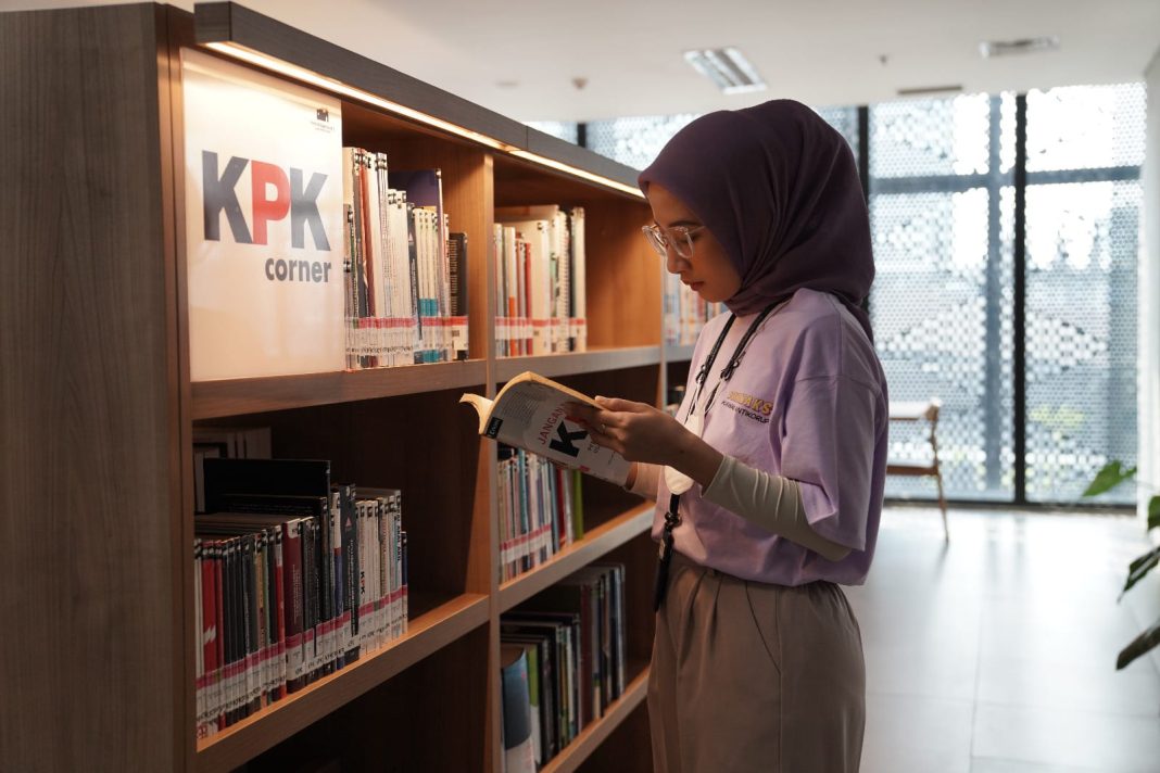 KPK meresmikan KPK Corner di Perpustakaan Jakarta, Kamis (5/10/2023). (Dok/KPK)