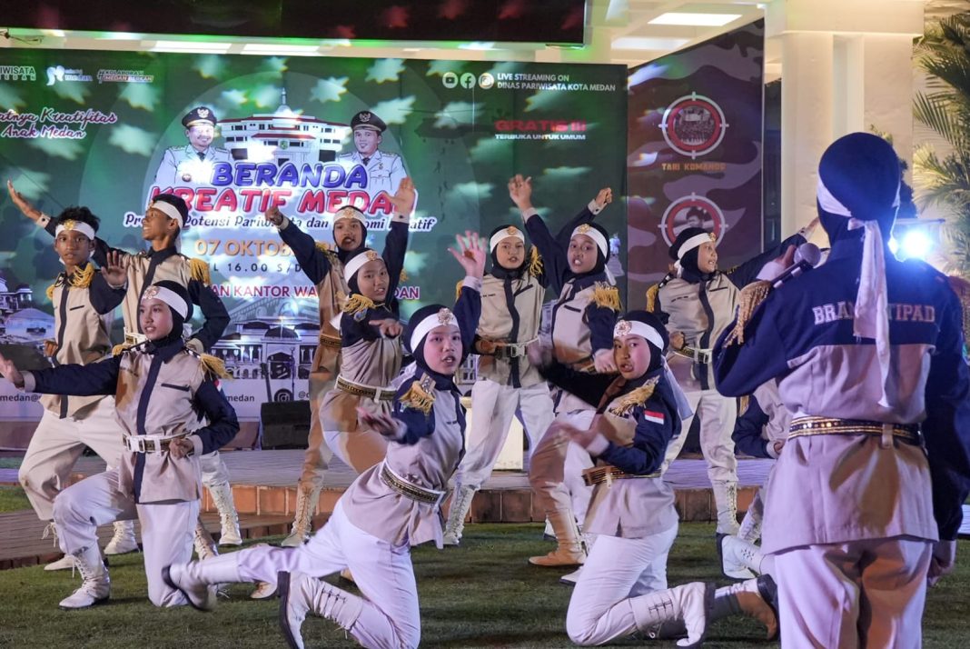 Perhelatan Beranda Kreatif Medan di halaman depan Kantor Wali Kota Medan mencuatkan semangat patriot, Sabtu (7/10/2023). (Dok/Kominfo Medan)