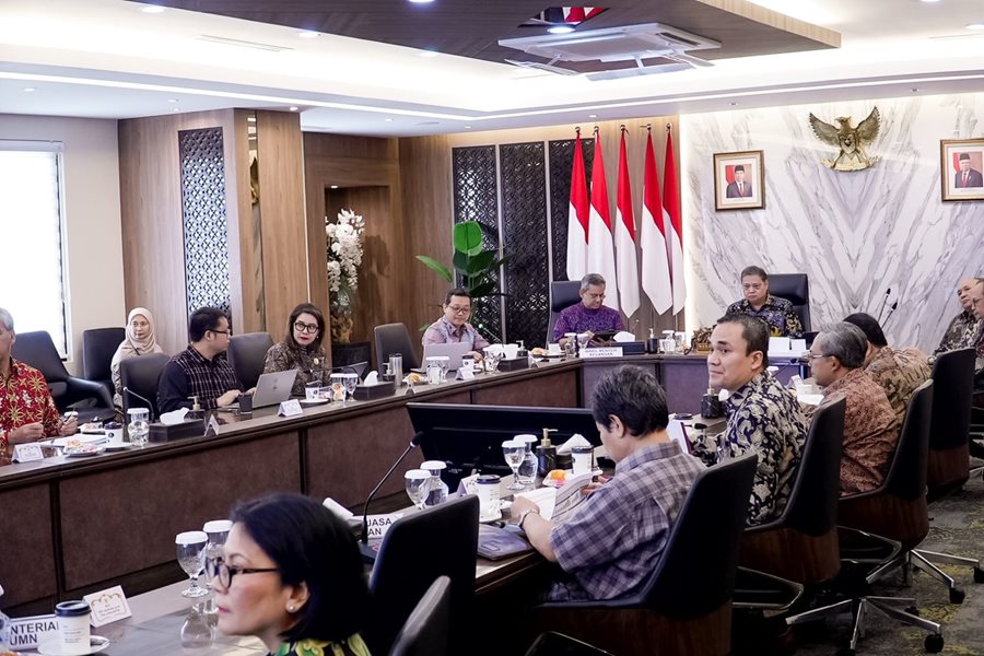 Pembahasan Komite Kebijakan Pembiayaan Bagi UMKM dalam Rapat Koordinasi dengan agenda Monitoring Pelaksanaan KUR dan Akselerasi Penyaluran KUA yang diselenggarakan di Kantor Kemenko Perekonomian Jakarta, Jumat (6/10/2023). (Dok/Kemenkeu)