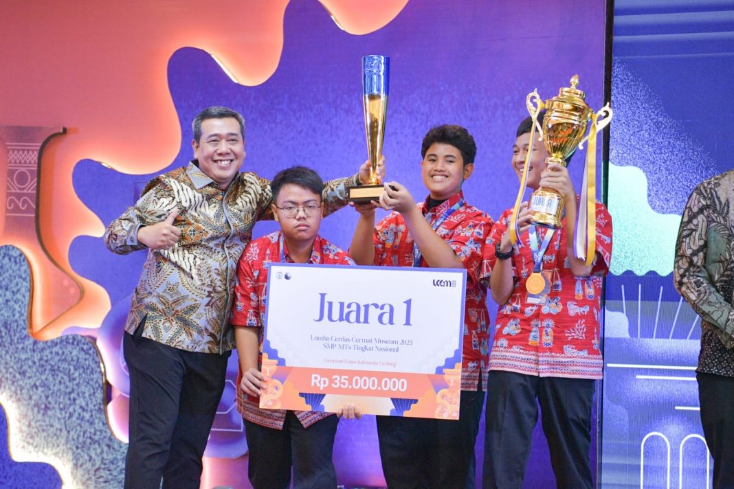 Juara pertama Provinsi DKI Jakarta dan berhak mendapatkan Piala Mahavidya, Kamis (12/10/2023). (Dok/Kemendikbudristek RI)