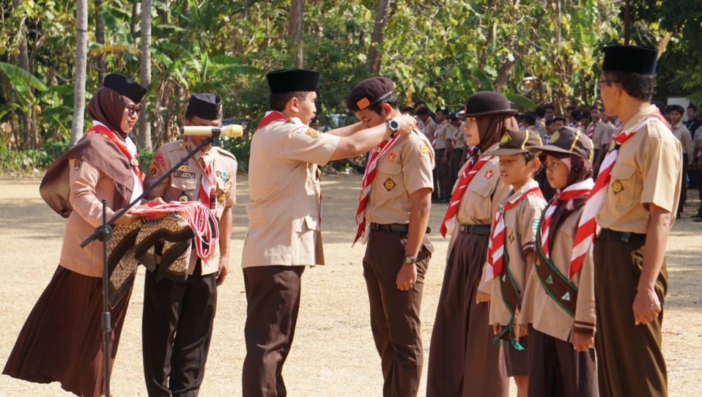 Upacara HUT ke-62 Pramuka tingkat Kabupaten Jepara, di Lapangan Desa Kemujan, Kecamatan Karimunjawa, Sabtu (14/10/2023). (Dok/Kominfo Jawa Tengah)