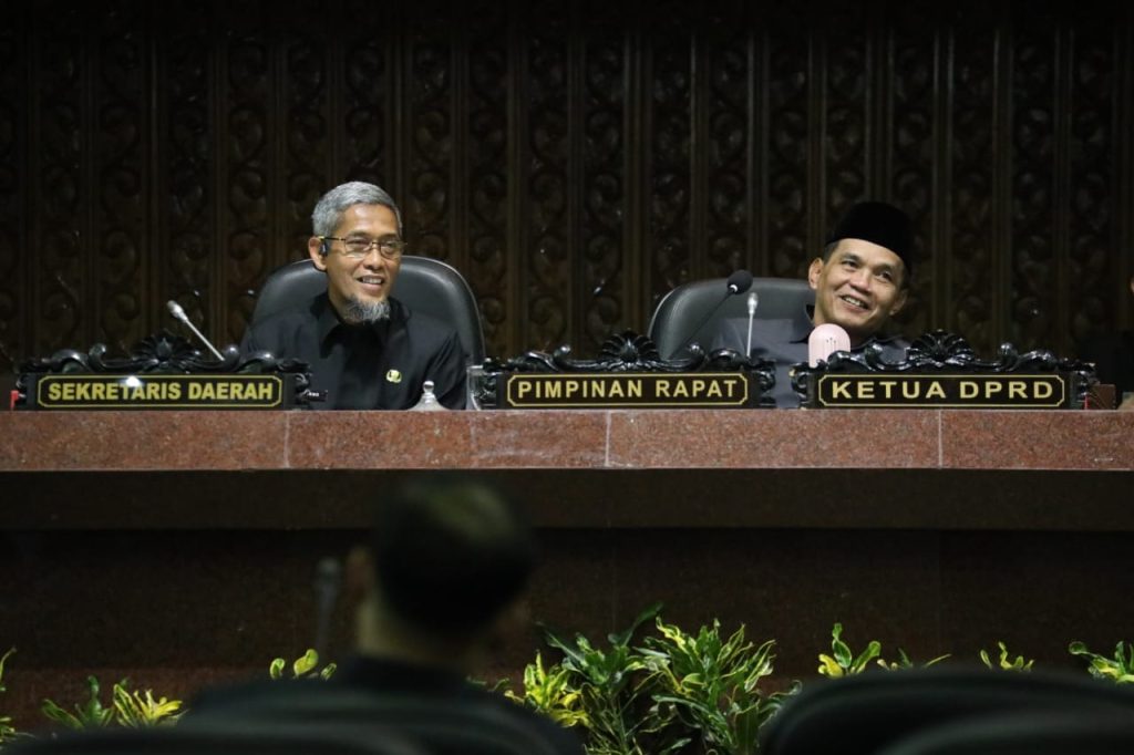 Sekretaris Daerah Jawa Tengah Sumarno menghadiri Rapat Paripurna di Gedung DPRD Jawa Tengah, Selasa (17/10/2023). (Dok/Kominfo Jawa Tengah)